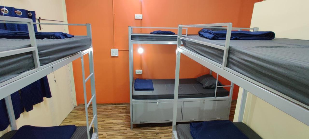 Bon Voyage Sea View Hostel วากาตอร์ ภายนอก รูปภาพ