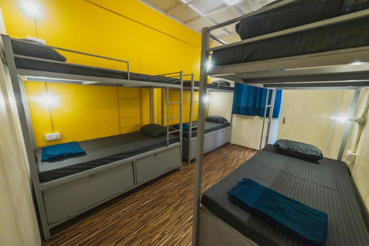 Bon Voyage Sea View Hostel วากาตอร์ ภายนอก รูปภาพ