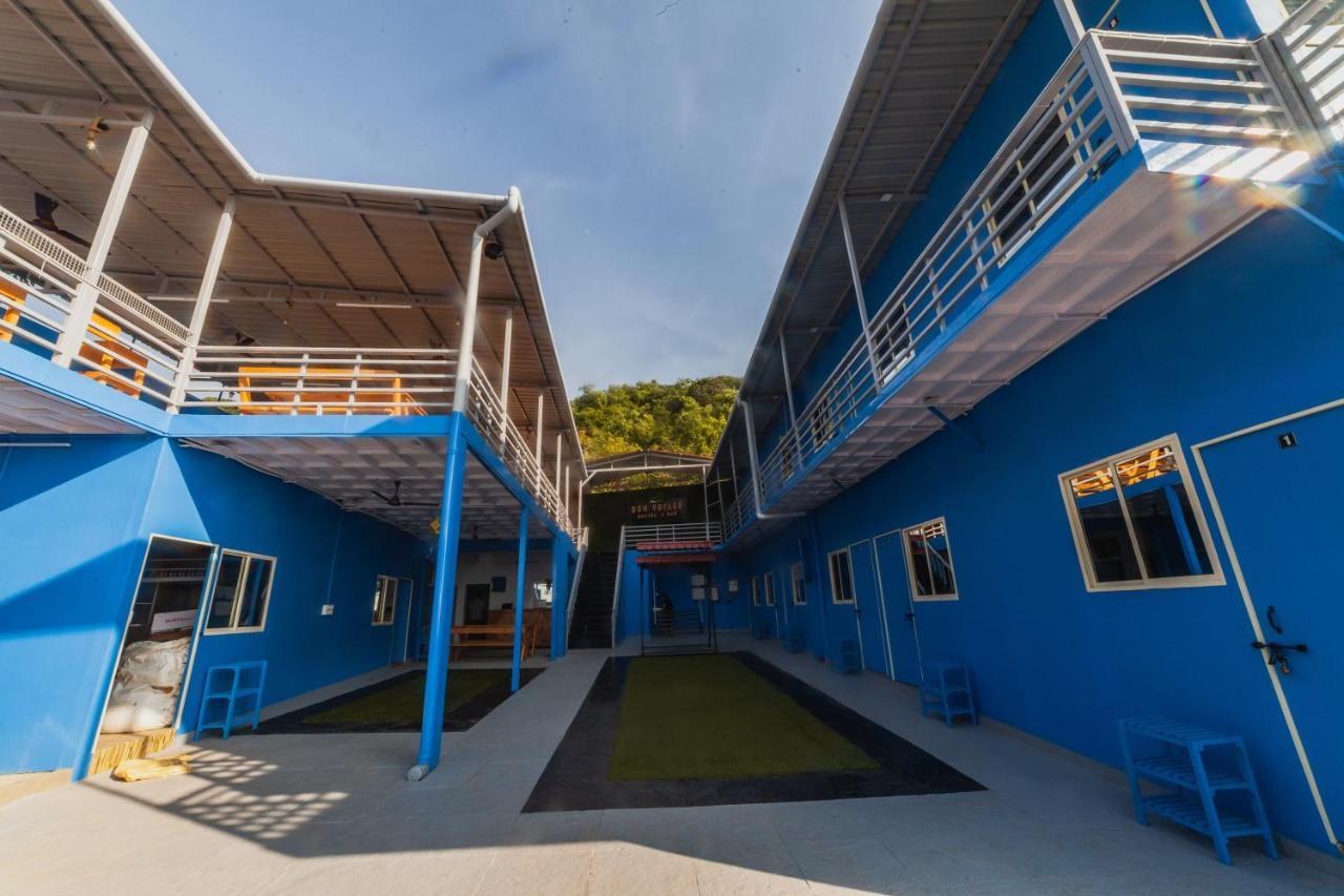 Bon Voyage Sea View Hostel วากาตอร์ ภายนอก รูปภาพ
