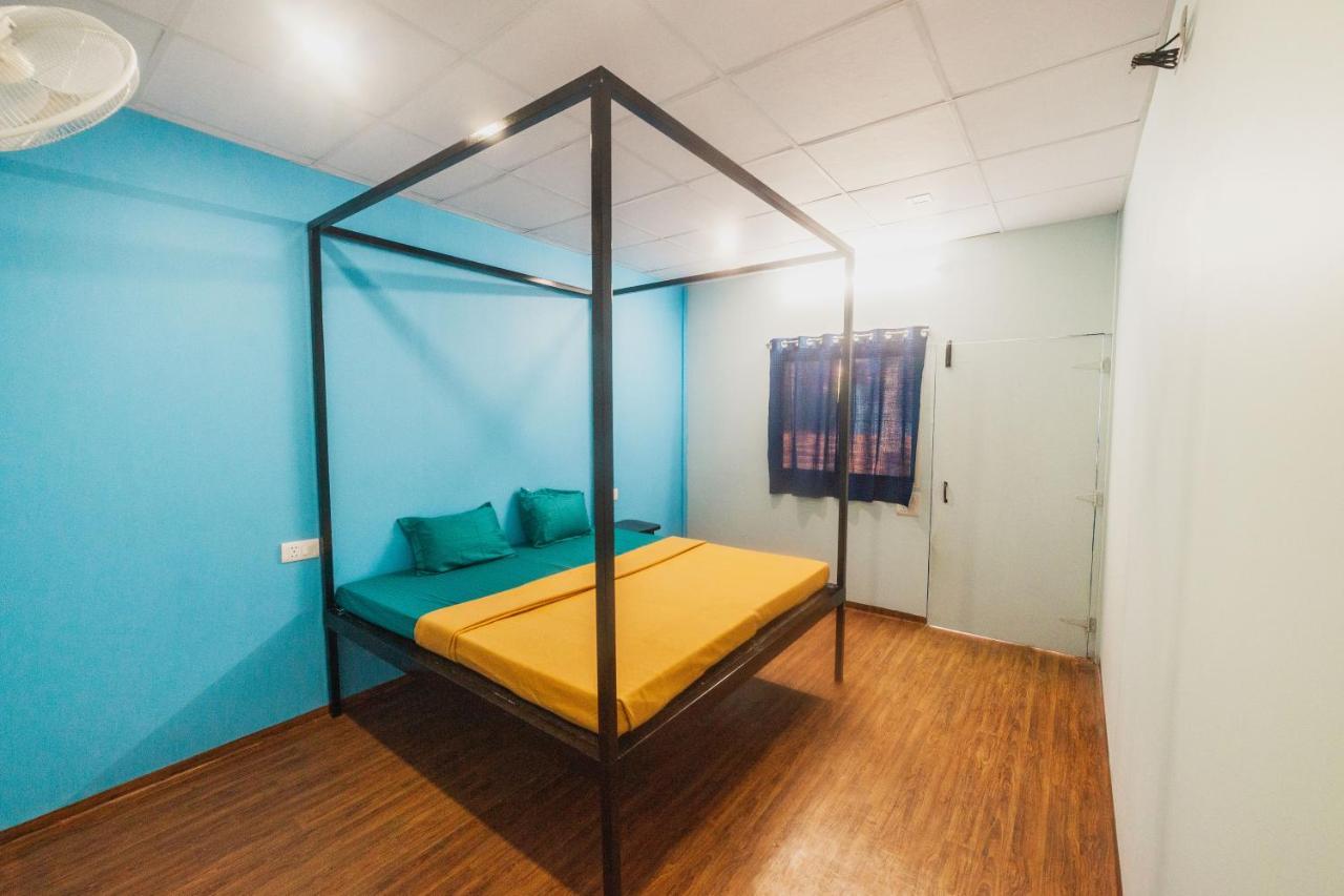 Bon Voyage Sea View Hostel วากาตอร์ ภายนอก รูปภาพ