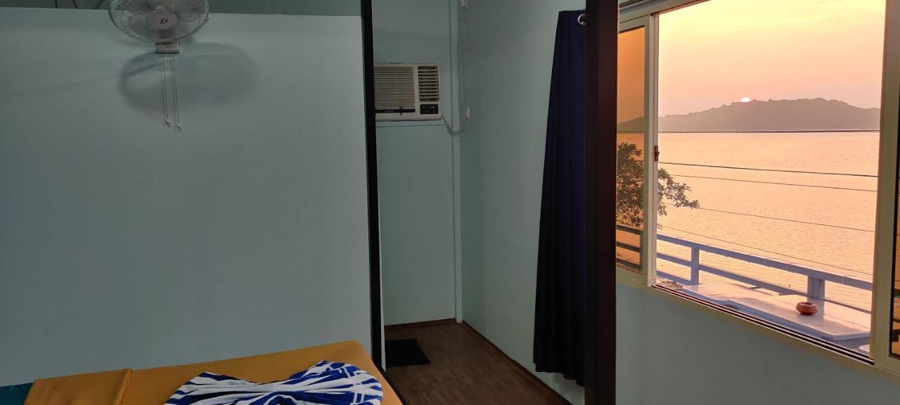 Bon Voyage Sea View Hostel วากาตอร์ ภายนอก รูปภาพ
