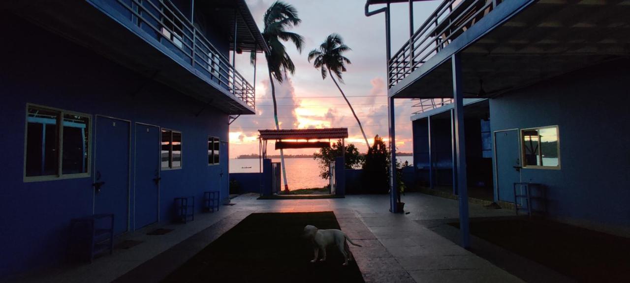 Bon Voyage Sea View Hostel วากาตอร์ ภายนอก รูปภาพ