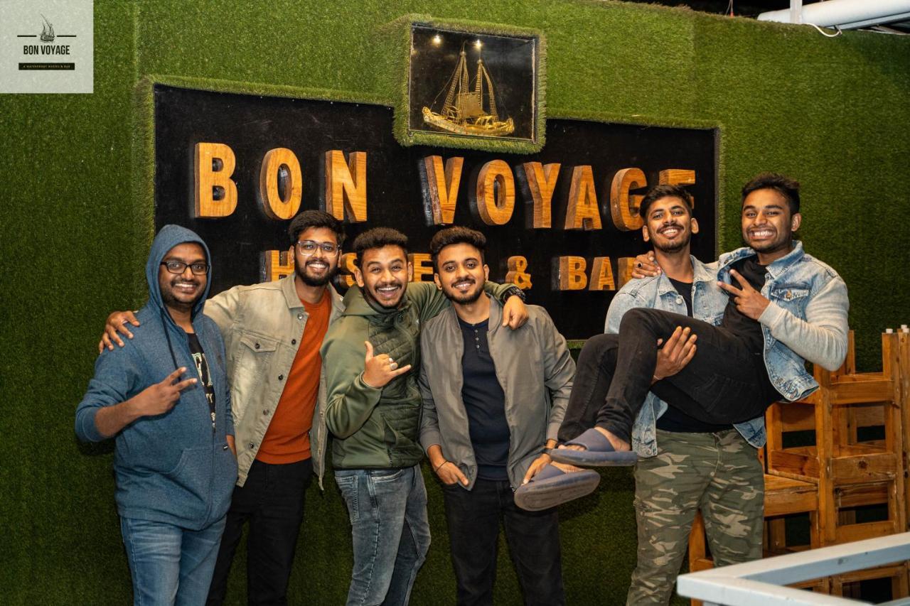 Bon Voyage Sea View Hostel วากาตอร์ ภายนอก รูปภาพ