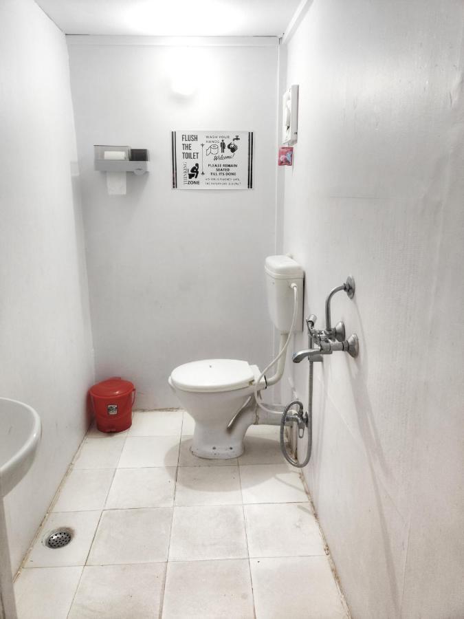 Bon Voyage Sea View Hostel วากาตอร์ ภายนอก รูปภาพ