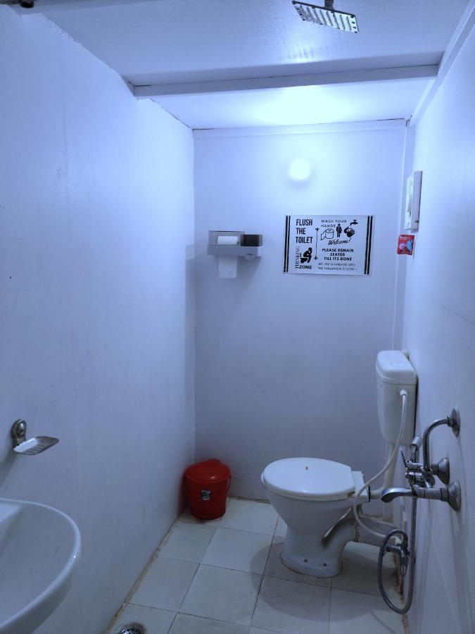Bon Voyage Sea View Hostel วากาตอร์ ภายนอก รูปภาพ